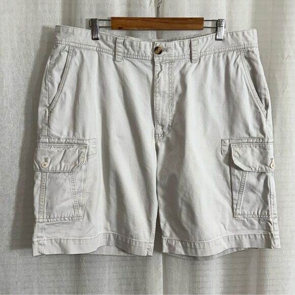 IZOD 40 x 10” Inseam Ivory Light Cream Cotton Cargo Shorts - Picture 1 of 11